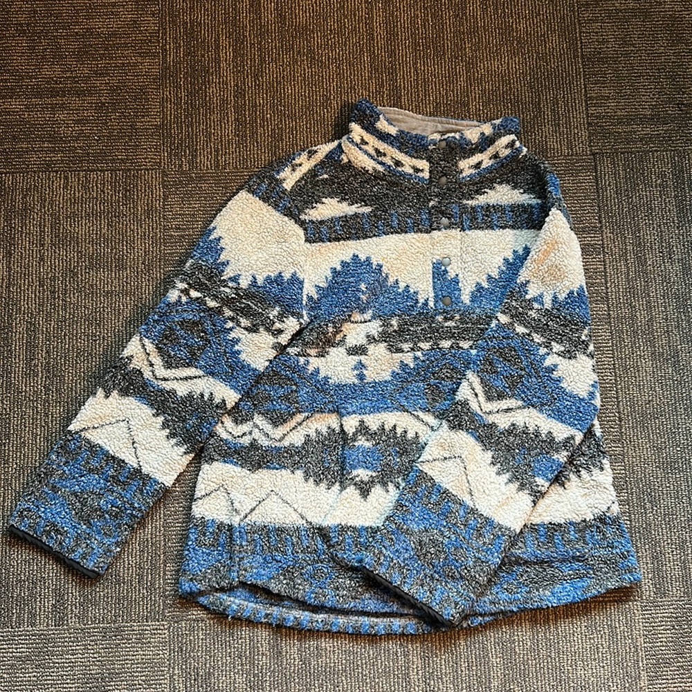 Patterned ‘cabin’, ‘outdoorsy’ sweater